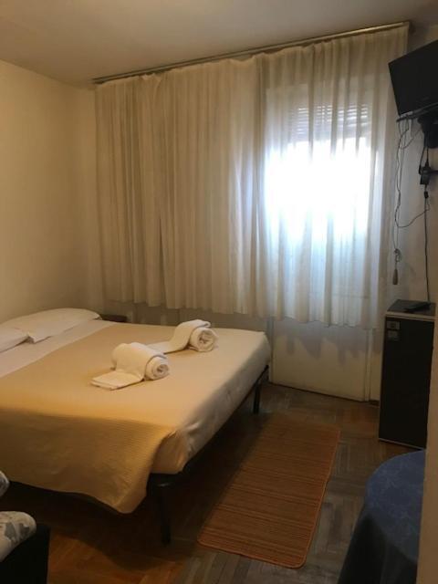 Hotel Carillon Lavena Ponte Tresa Dış mekan fotoğraf